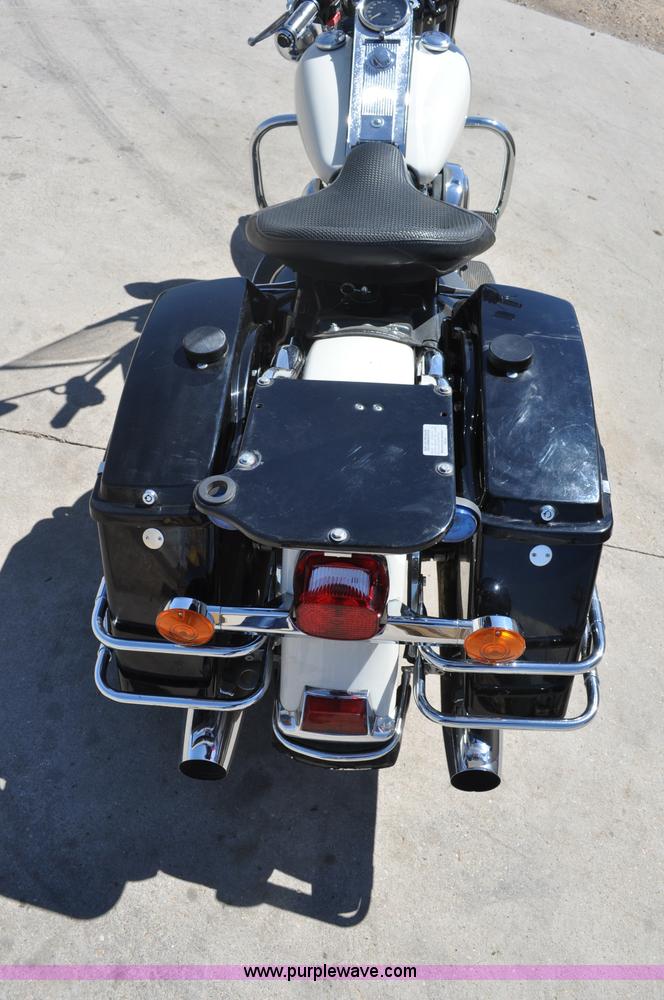 image for item A5965 2006 Harley-Davidson Road King Police motorcycle