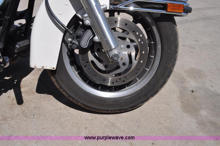 image for item A5965 2006 Harley-Davidson Road King Police motorcycle