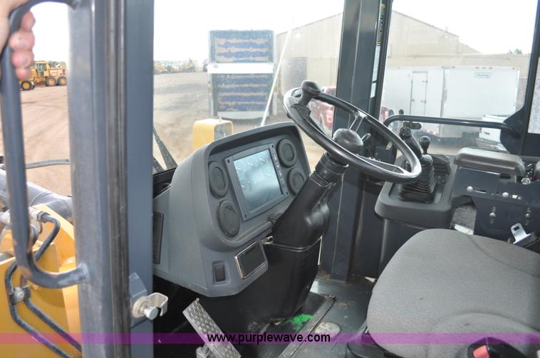 image for item A5967 2007 John Deere 624J High Lift wheel loader