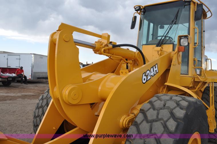 image for item A5968 1999 John Deere 624H wheel loader