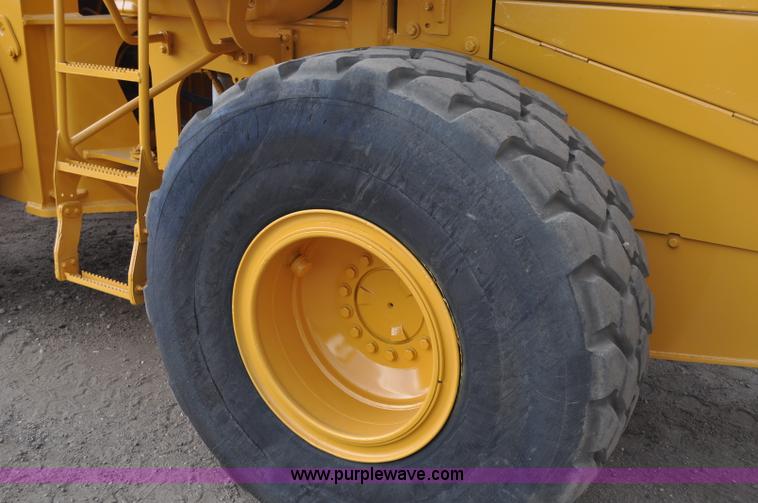 image for item A5968 1999 John Deere 624H wheel loader