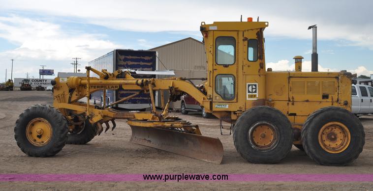 image for item A5969 1973 Caterpillar 12F motor grader