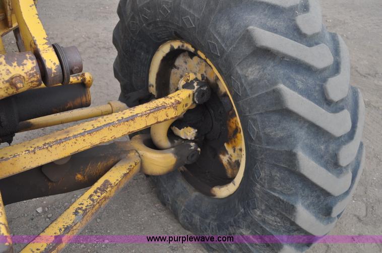 image for item A5969 1973 Caterpillar 12F motor grader