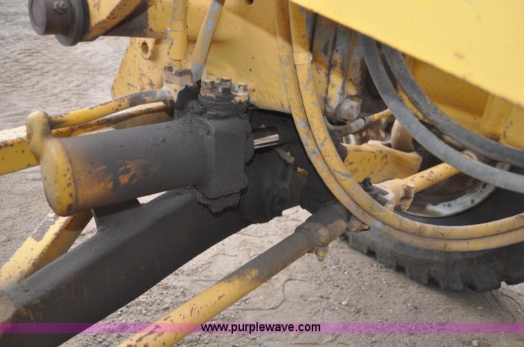 image for item A5969 1973 Caterpillar 12F motor grader