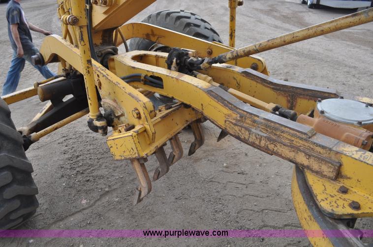image for item A5969 1973 Caterpillar 12F motor grader