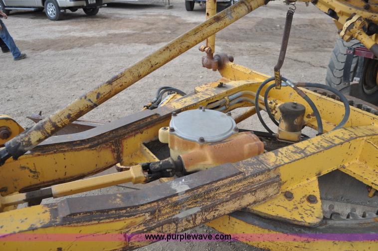 image for item A5969 1973 Caterpillar 12F motor grader