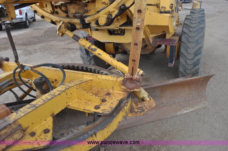 image for item A5969 1973 Caterpillar 12F motor grader