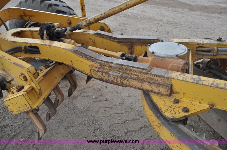 image for item A5969 1973 Caterpillar 12F motor grader