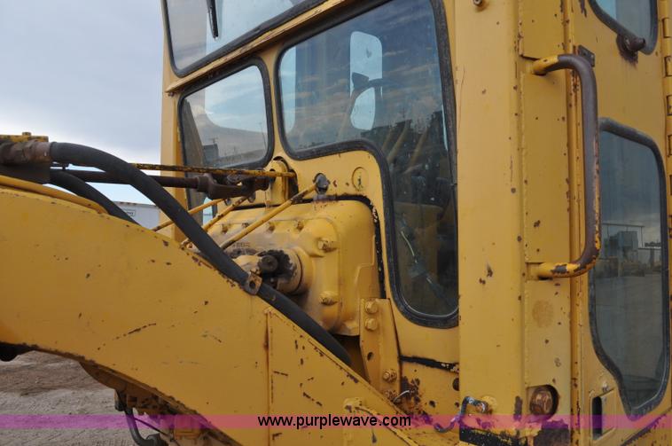 image for item A5969 1973 Caterpillar 12F motor grader