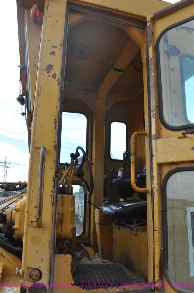image for item A5969 1973 Caterpillar 12F motor grader