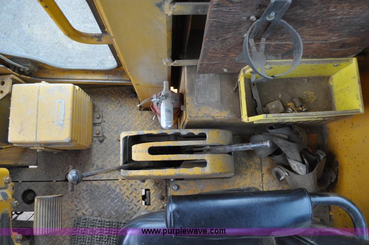 image for item A5969 1973 Caterpillar 12F motor grader