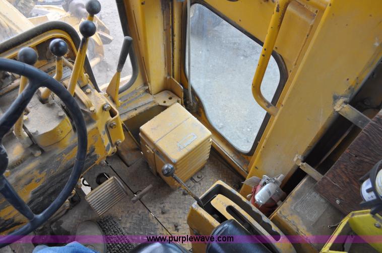 image for item A5969 1973 Caterpillar 12F motor grader