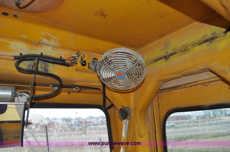 image for item A5969 1973 Caterpillar 12F motor grader