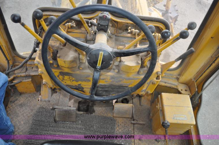 image for item A5969 1973 Caterpillar 12F motor grader