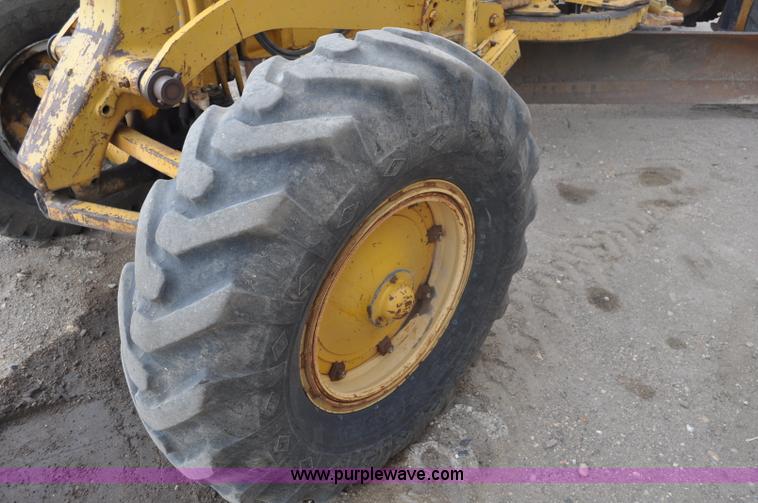 image for item A5969 1973 Caterpillar 12F motor grader