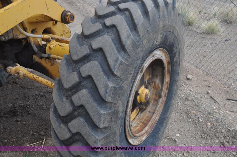 image for item A5969 1973 Caterpillar 12F motor grader