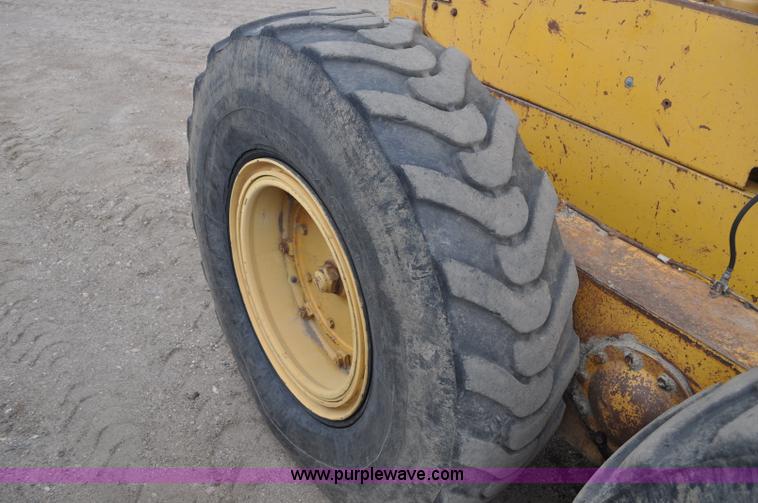 image for item A5969 1973 Caterpillar 12F motor grader