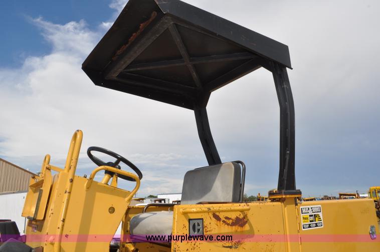 image for item A5972 1990 Caterpillar 433B vibratory roller