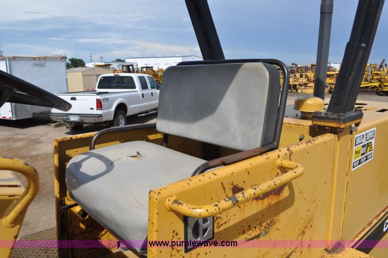 image for item A5972 1990 Caterpillar 433B vibratory roller