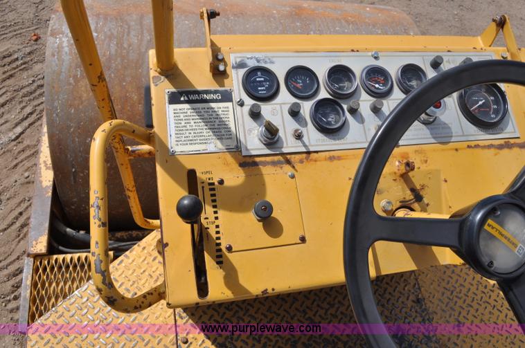image for item A5972 1990 Caterpillar 433B vibratory roller