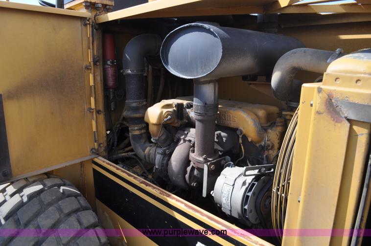 image for item A5972 1990 Caterpillar 433B vibratory roller