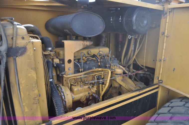 image for item A5972 1990 Caterpillar 433B vibratory roller