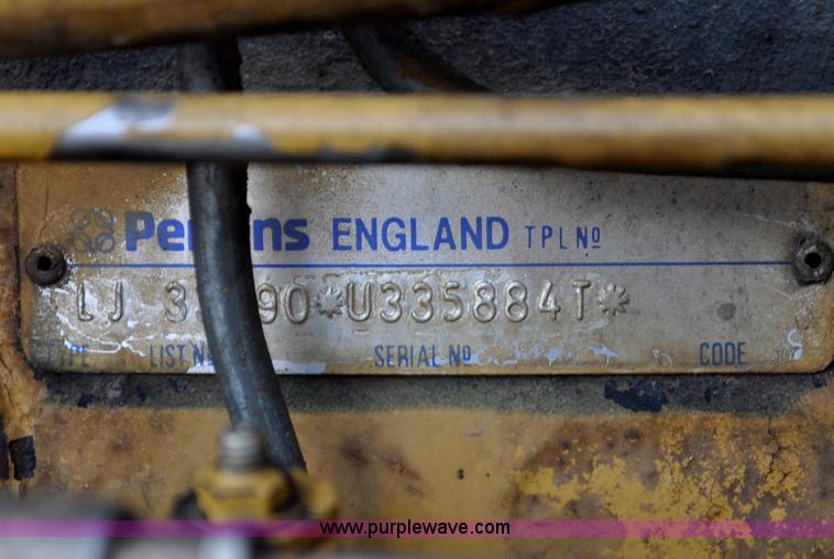 image for item A5972 1990 Caterpillar 433B vibratory roller