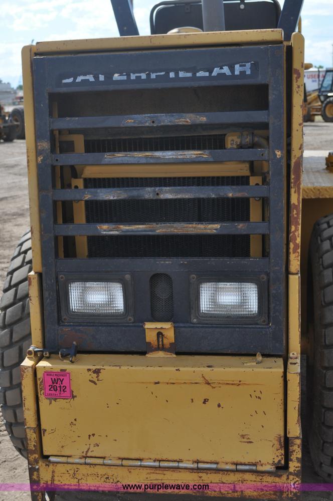 image for item A5972 1990 Caterpillar 433B vibratory roller