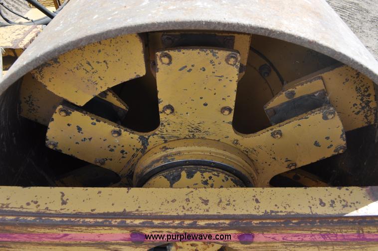image for item A5972 1990 Caterpillar 433B vibratory roller
