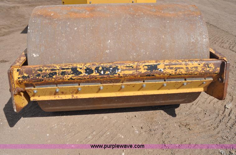 image for item A5972 1990 Caterpillar 433B vibratory roller