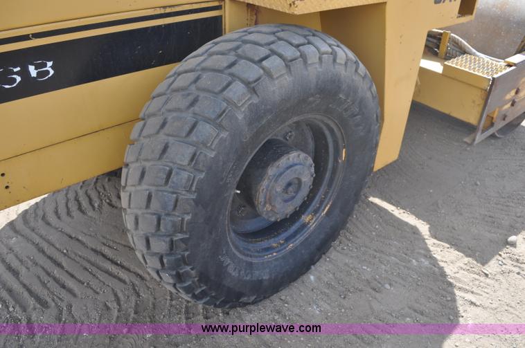 image for item A5972 1990 Caterpillar 433B vibratory roller