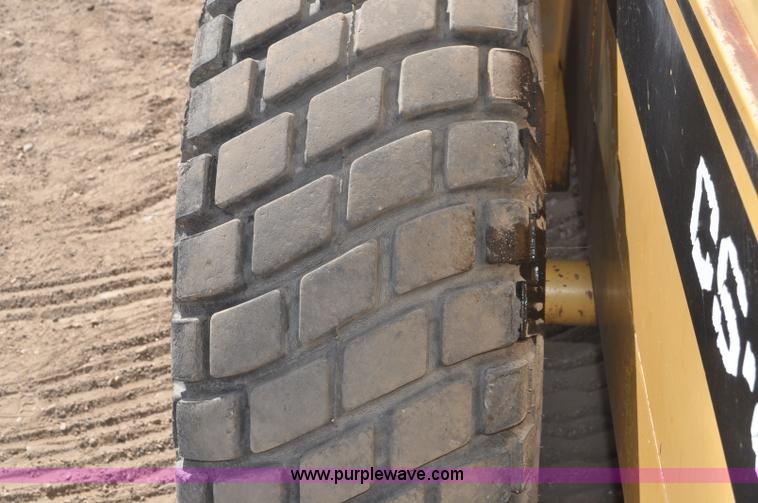 image for item A5972 1990 Caterpillar 433B vibratory roller