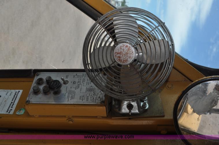 image for item A5974 1973 Caterpillar 950 wheel loader