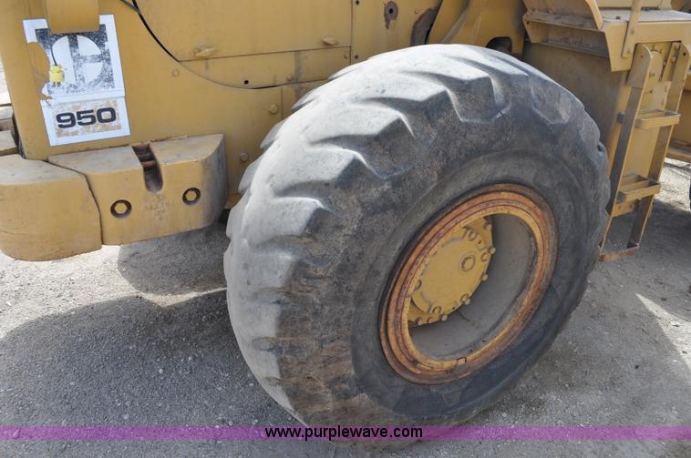 image for item A5974 1973 Caterpillar 950 wheel loader