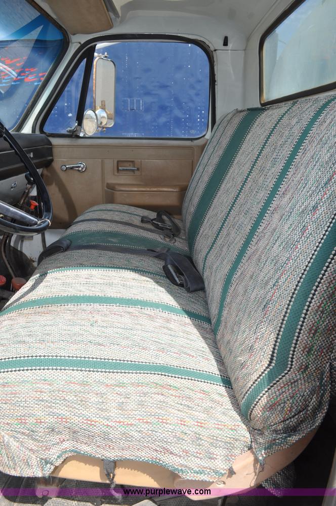 image for item A5975 1986 GMC 7000 fuel truck