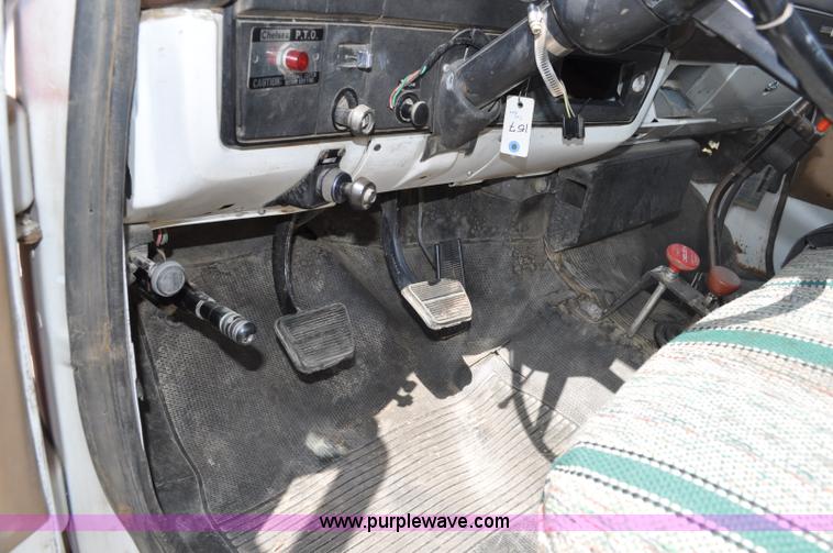 image for item A5975 1986 GMC 7000 fuel truck