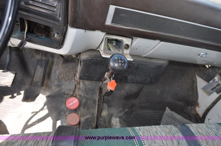 image for item A5975 1986 GMC 7000 fuel truck