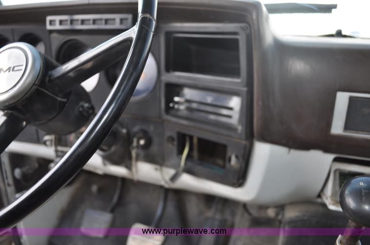 image for item A5975 1986 GMC 7000 fuel truck