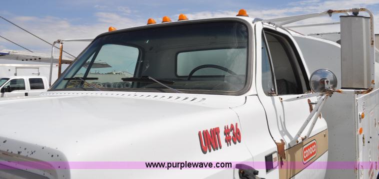 image for item A5975 1986 GMC 7000 fuel truck