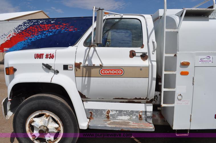 image for item A5975 1986 GMC 7000 fuel truck