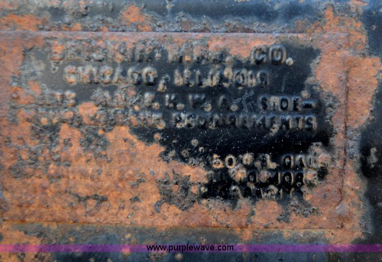 image for item A5975 1986 GMC 7000 fuel truck