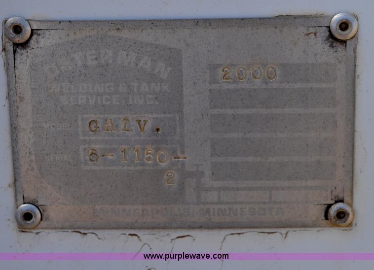 image for item A5975 1986 GMC 7000 fuel truck