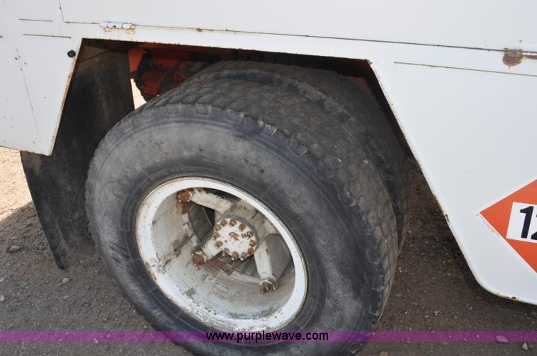 image for item A5975 1986 GMC 7000 fuel truck