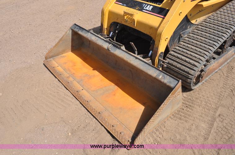 image for item A5976 2005 Caterpillar 267B track skid steer