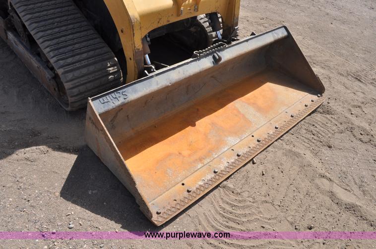 image for item A5976 2005 Caterpillar 267B track skid steer