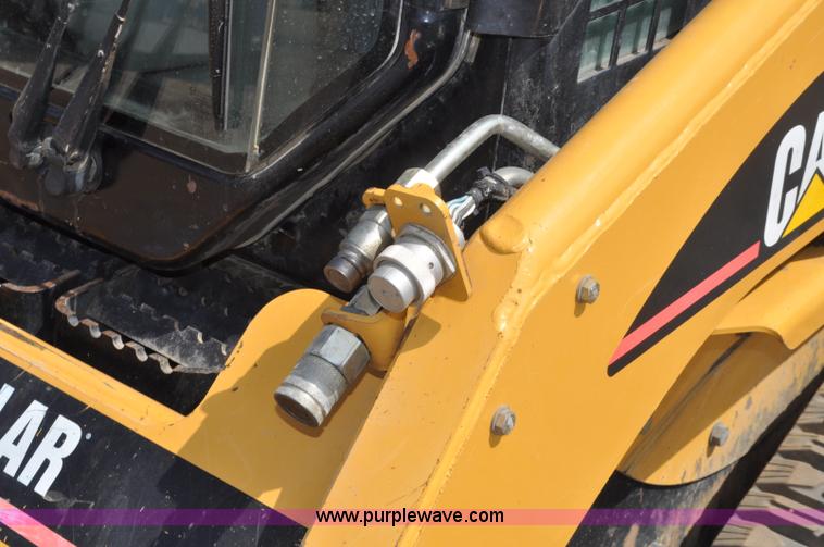 image for item A5976 2005 Caterpillar 267B track skid steer