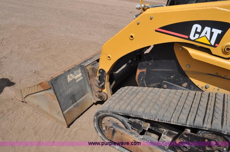 image for item A5976 2005 Caterpillar 267B track skid steer