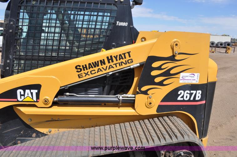 image for item A5976 2005 Caterpillar 267B track skid steer