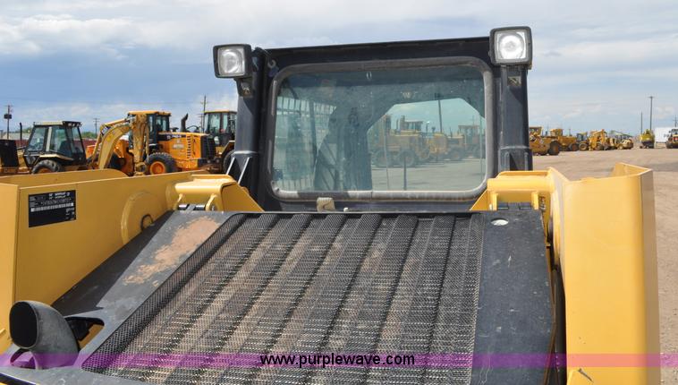 image for item A5976 2005 Caterpillar 267B track skid steer