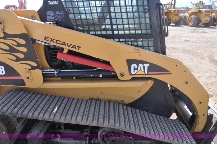 image for item A5976 2005 Caterpillar 267B track skid steer